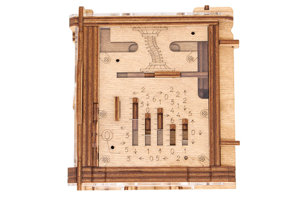 Cluebox Cambridge Labyrinth - Escape Room in a Puzzle Box 