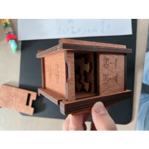 MEGABOX Camelot Kapsel #1